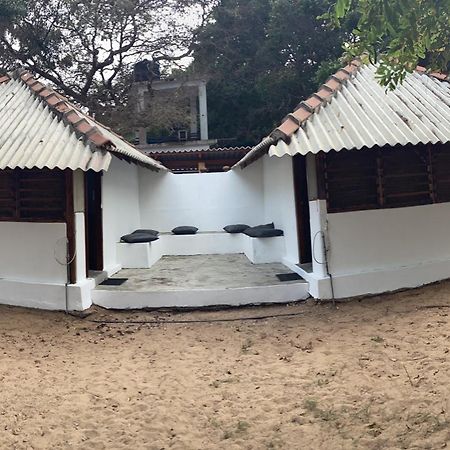 Upali Beach Surf Resort & Cafe Arugam Bay Exterior photo