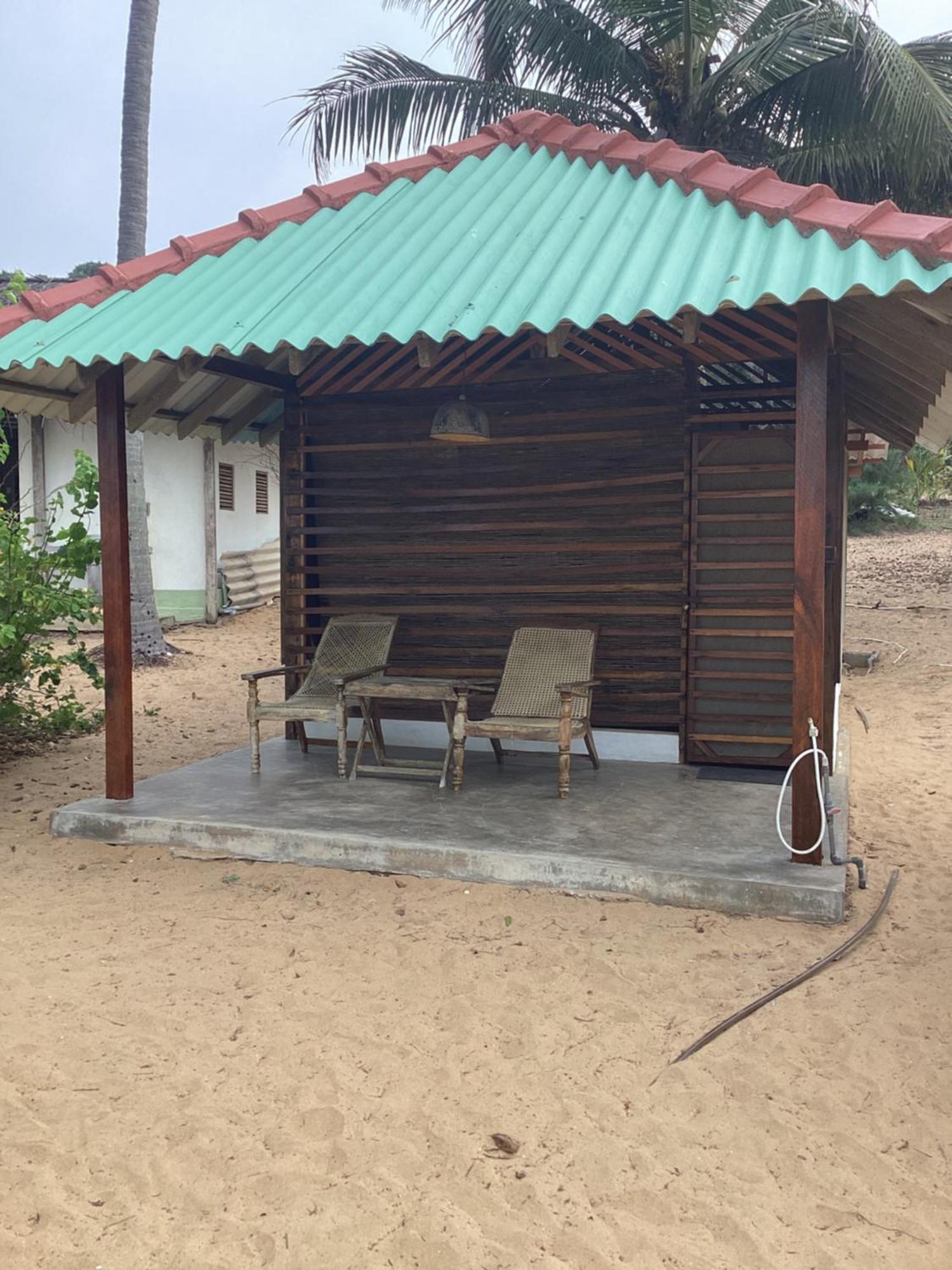 Upali Beach Surf Resort & Cafe Arugam Bay Exterior photo
